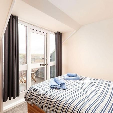 Silver Street Suites Whitby Extérieur photo