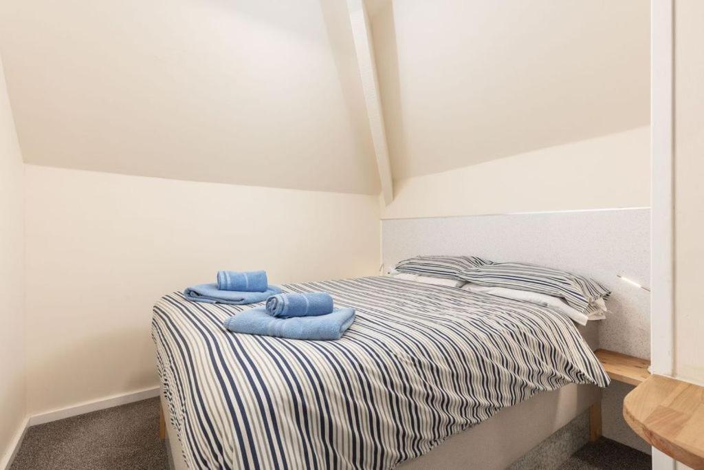 Silver Street Suites Whitby Extérieur photo