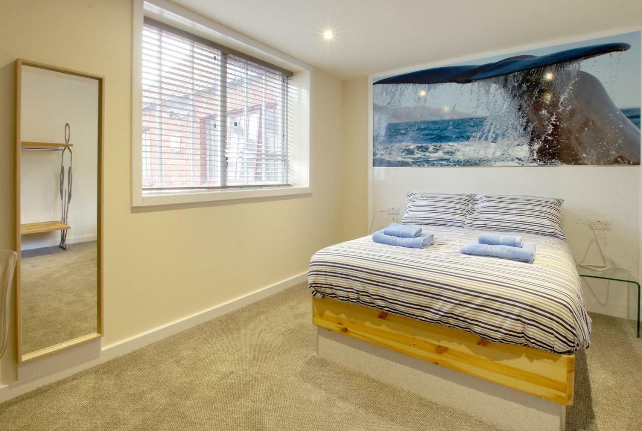 Silver Street Suites Whitby Extérieur photo